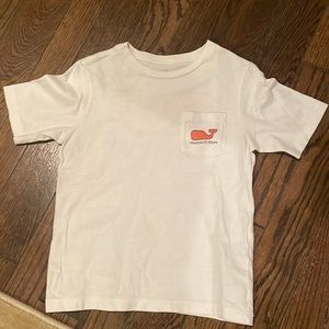 Vineyard vines boy’s size 5 basketball whale tshirt.